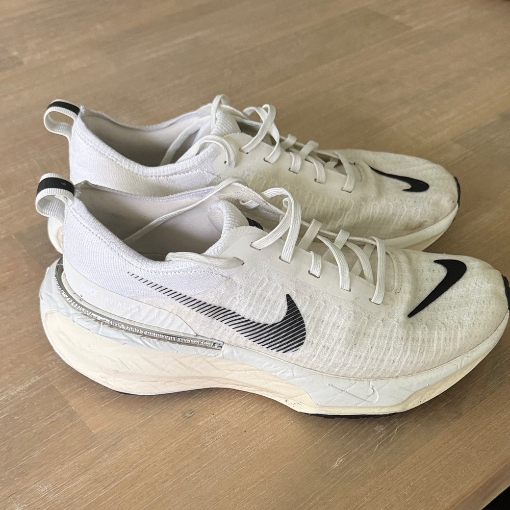 Nike invincible